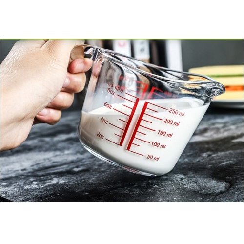 Cana gradata termoresistenta MOM 0.5 litri Sticla borosilicata